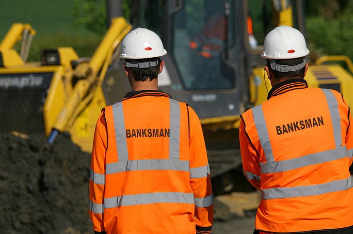 5 Benefits of Taking the Banksman Course in Luton