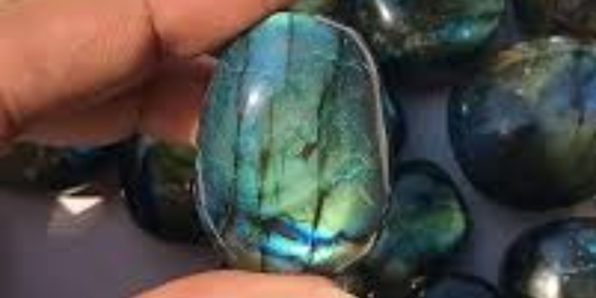 Labradorite Stone: The Stone of Transformation and Protection